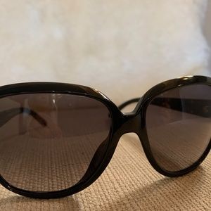 Gorgeous Chloe' CE655S Polished Black/Gold…